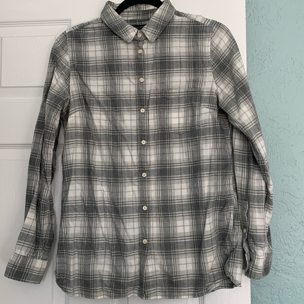 Banana Republic woman’s gray flannel size medium